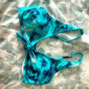 old navy size small tie dye bikini top